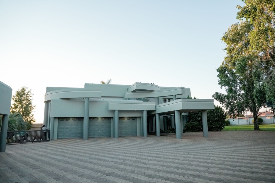 4 Bedroom Property for Sale in Wilkoppies North West